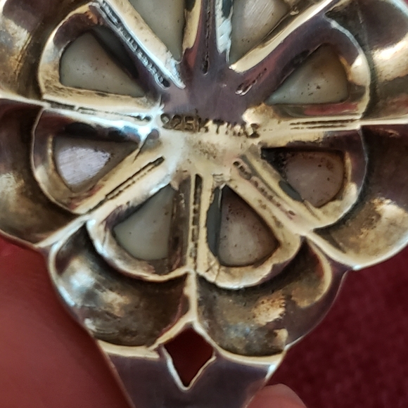 Marcasite and mother of pearl sterling key pendant - Picture 4 of 6